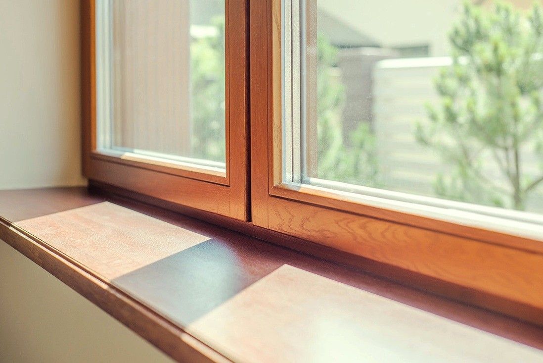 Common causes of damage to wooden window sills