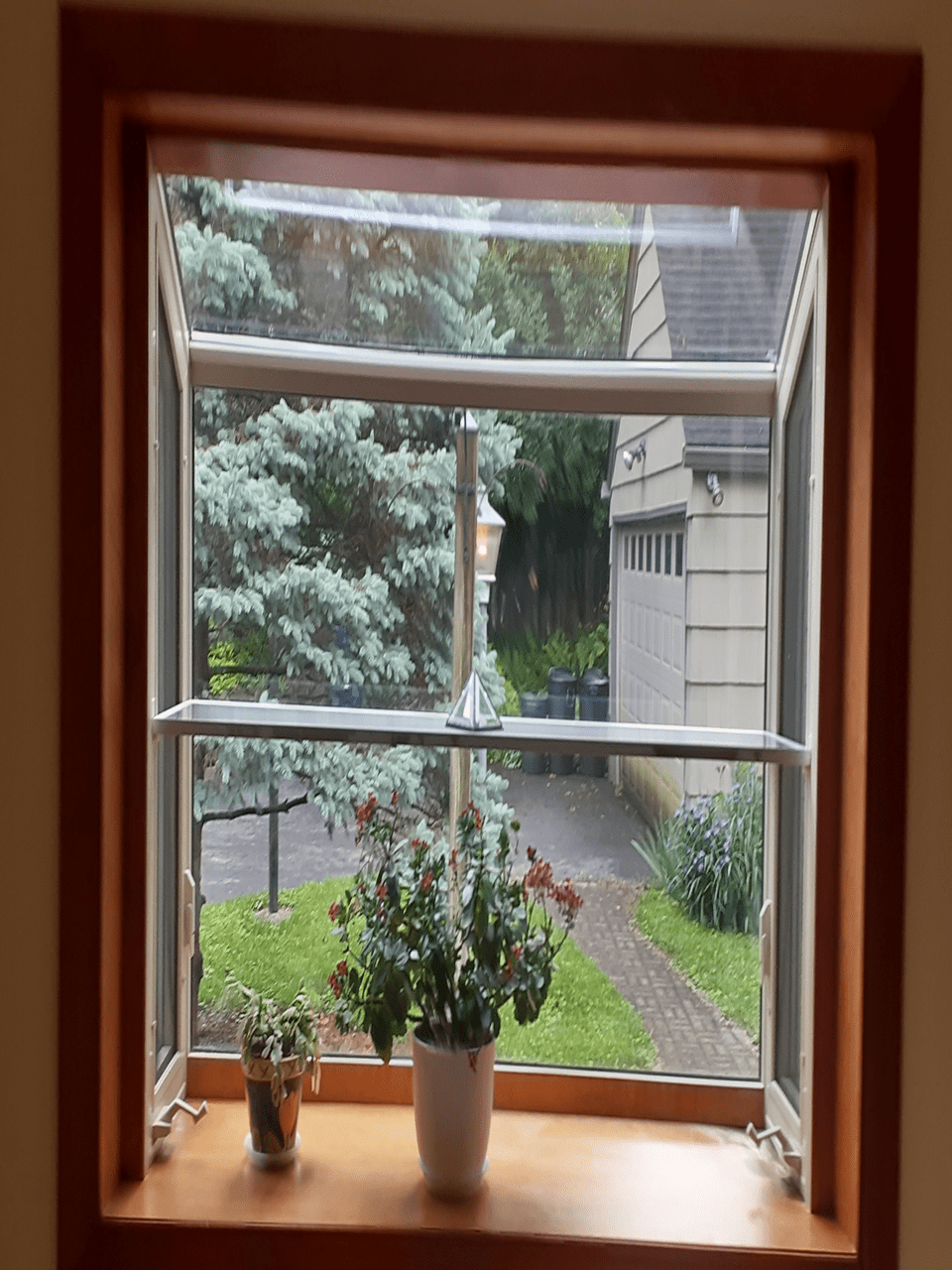 Large Garden Window Glass Replacement Completed in Half an Hour